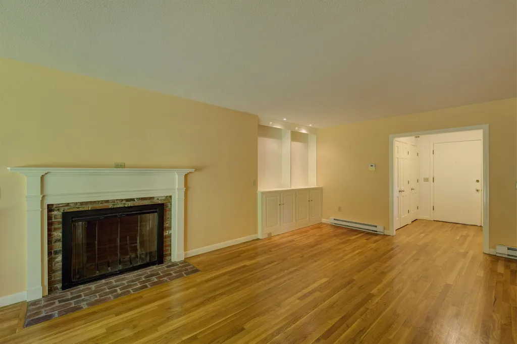 18 Willow Spring Lane Hanover NH 03755