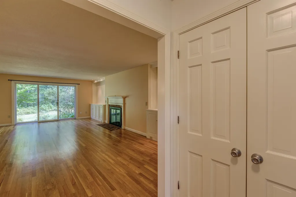 18 Willow Spring Lane Hanover NH 03755