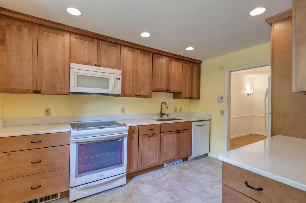 18 Willow Spring Lane Hanover NH 03755