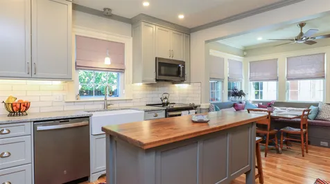 2143 Elm Street Manchester NH 03104