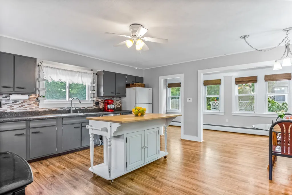 33 S Village Road Loudon NH 03307