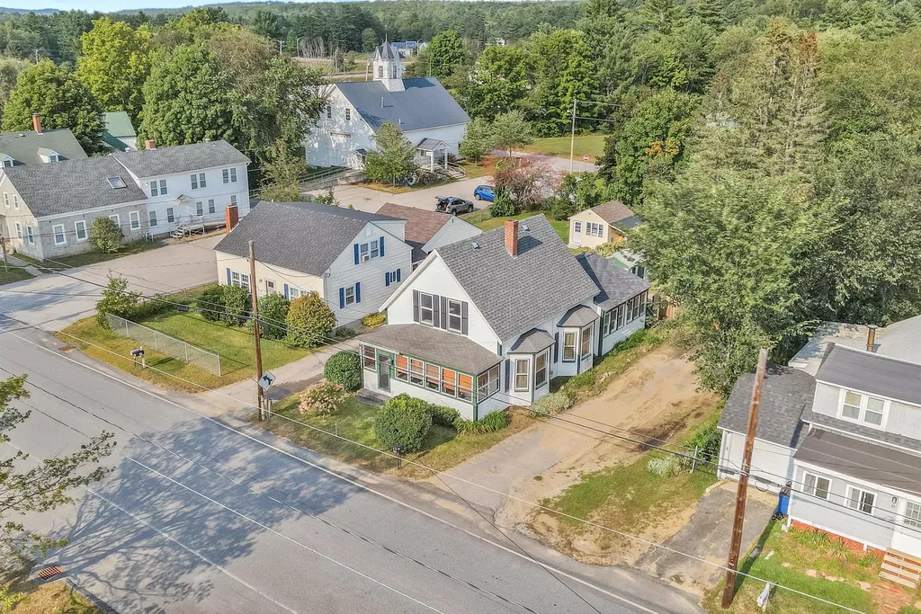 33 S Village Road Loudon NH 03307