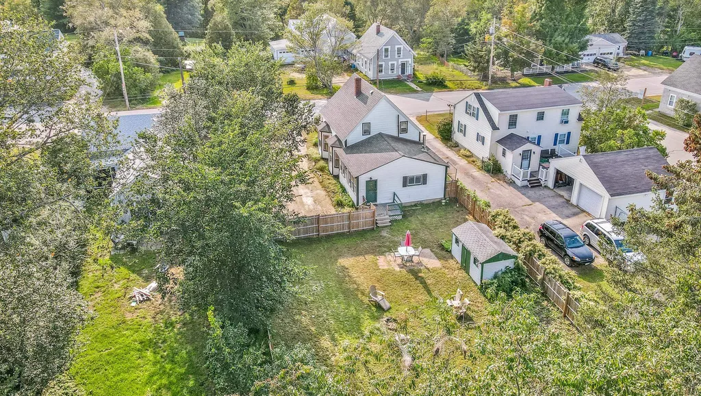 33 S Village Road Loudon NH 03307