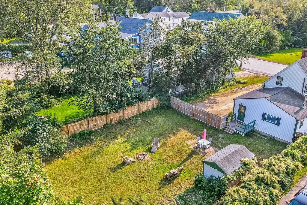 33 S Village Road Loudon NH 03307