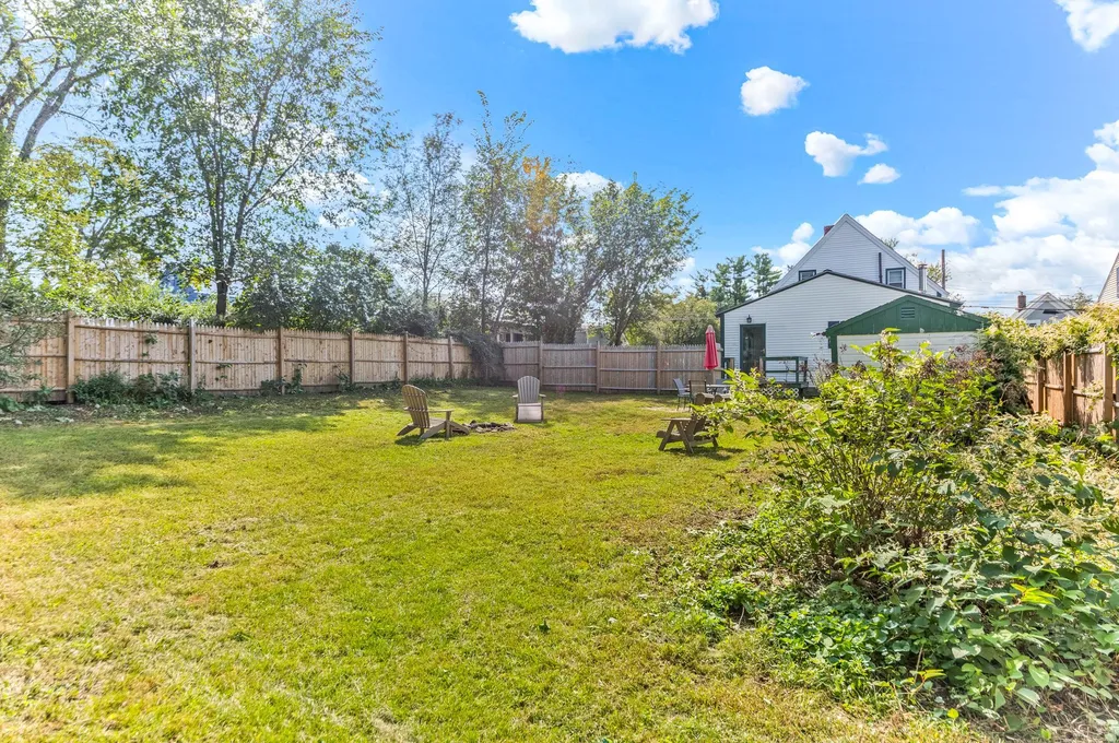 33 S Village Road Loudon NH 03307