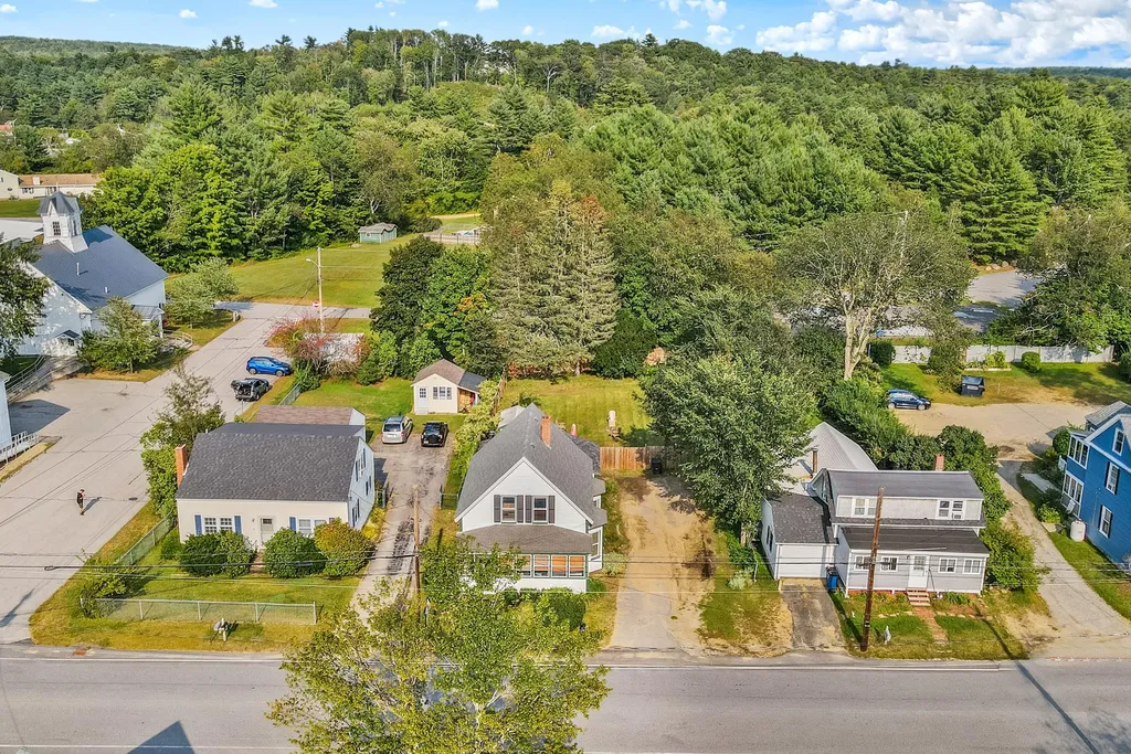 33 S Village Road Loudon NH 03307