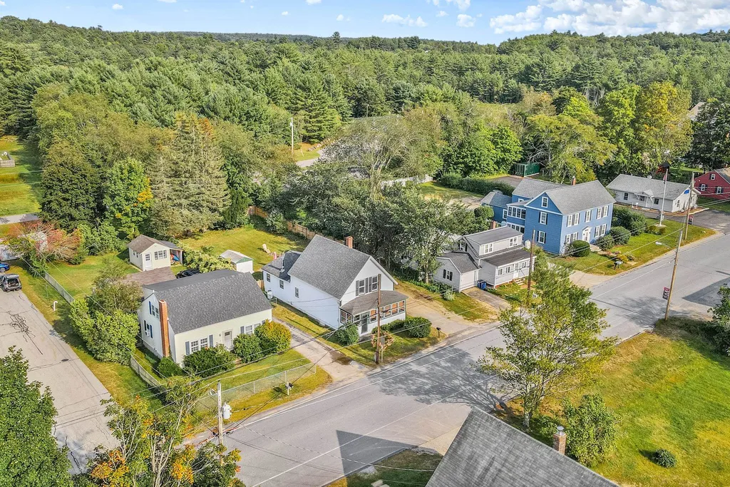 33 S Village Road Loudon NH 03307