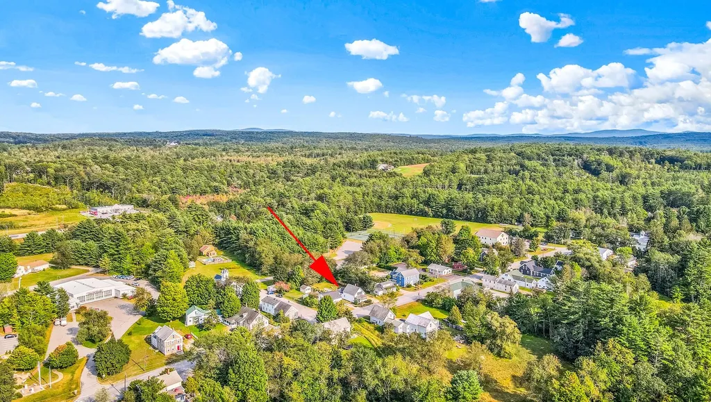 33 S Village Road Loudon NH 03307