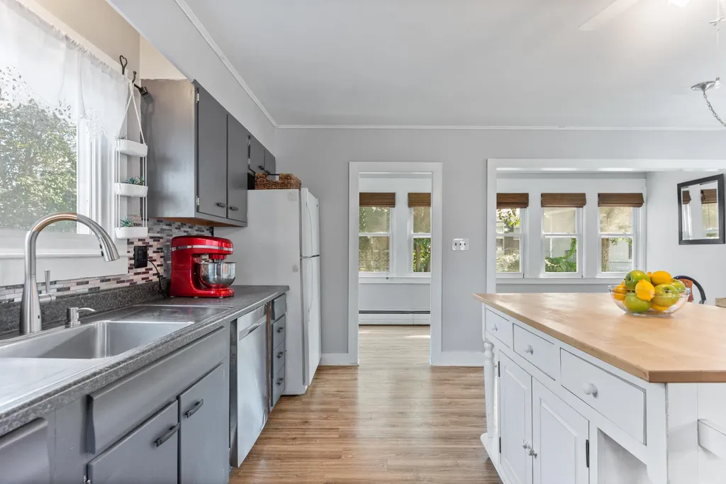 33 S Village Road Loudon NH 03307