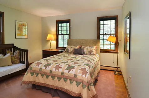 28 Hitching Post Lane Bedford NH 03110