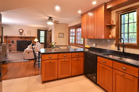 28 Hitching Post Lane Bedford NH 03110