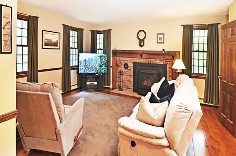 28 Hitching Post Lane Bedford NH 03110