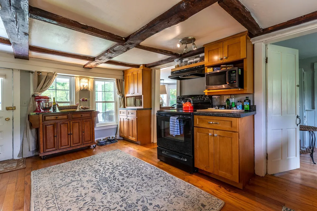 98 East Barnard Road Barnard VT 05031