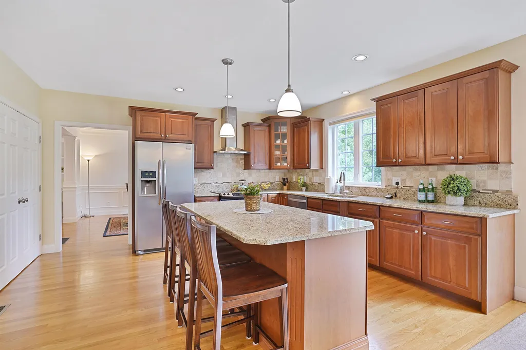 4 Elizabeth Way Bedford NH 03110