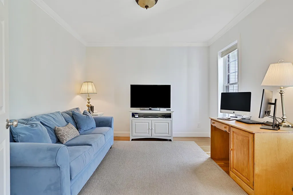 4 Elizabeth Way Bedford NH 03110