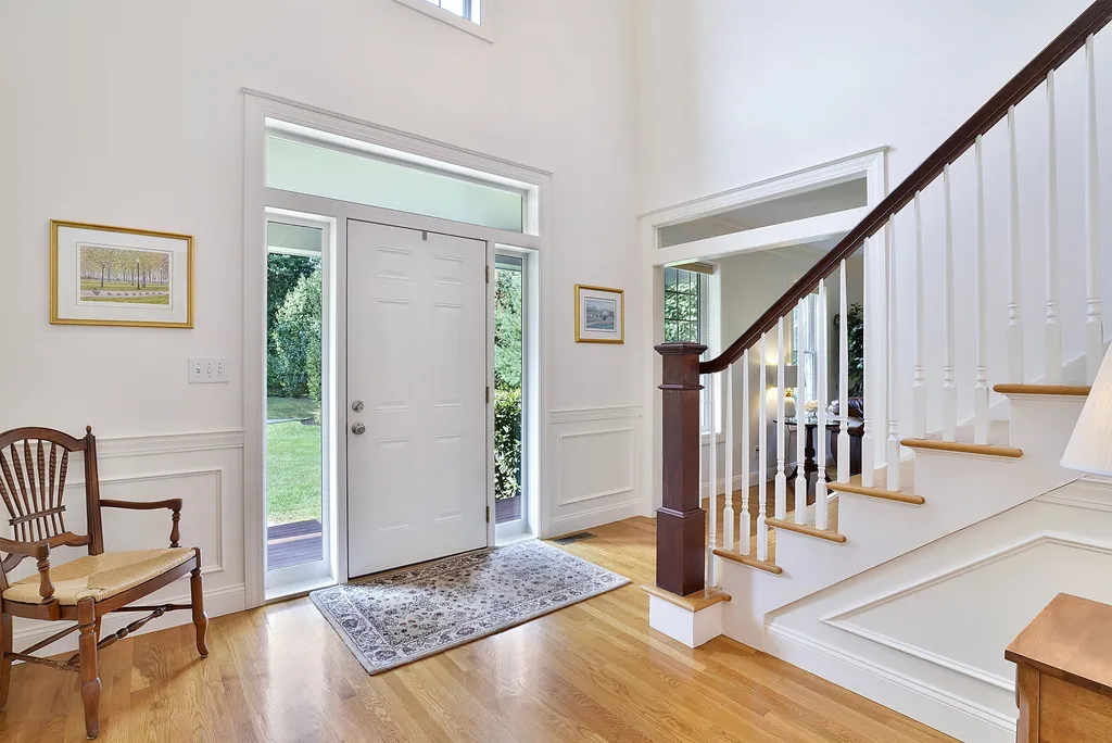 4 Elizabeth Way Bedford NH 03110