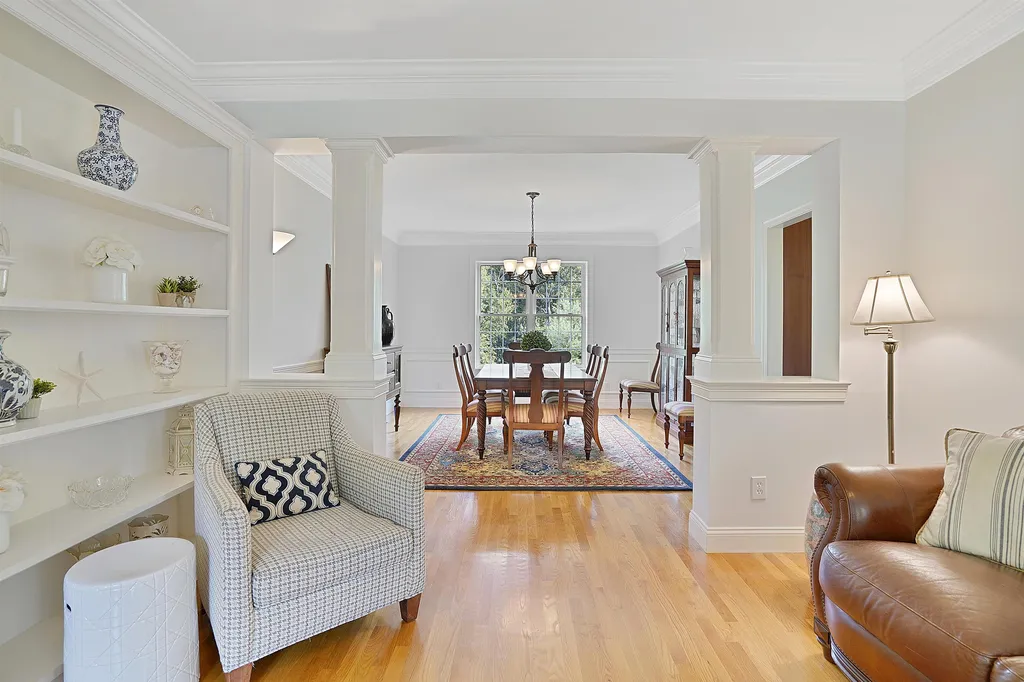 4 Elizabeth Way Bedford NH 03110