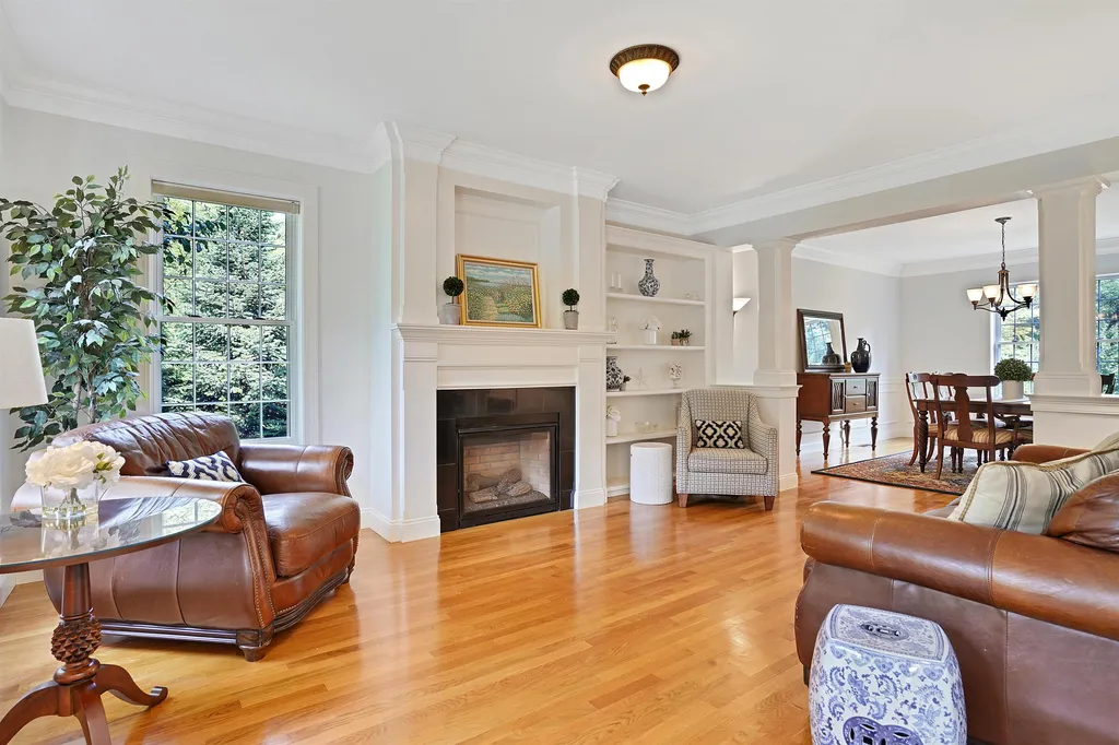 4 Elizabeth Way Bedford NH 03110