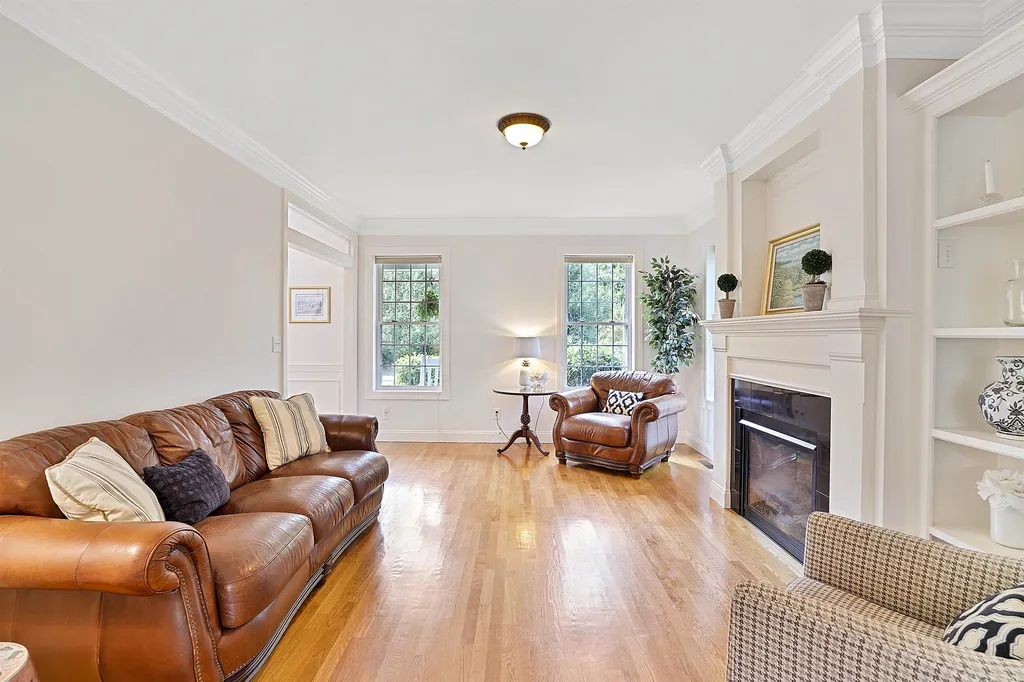 4 Elizabeth Way Bedford NH 03110