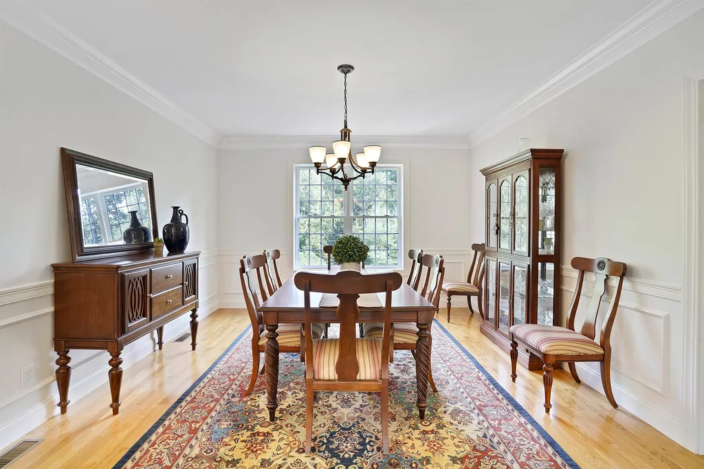 4 Elizabeth Way Bedford NH 03110