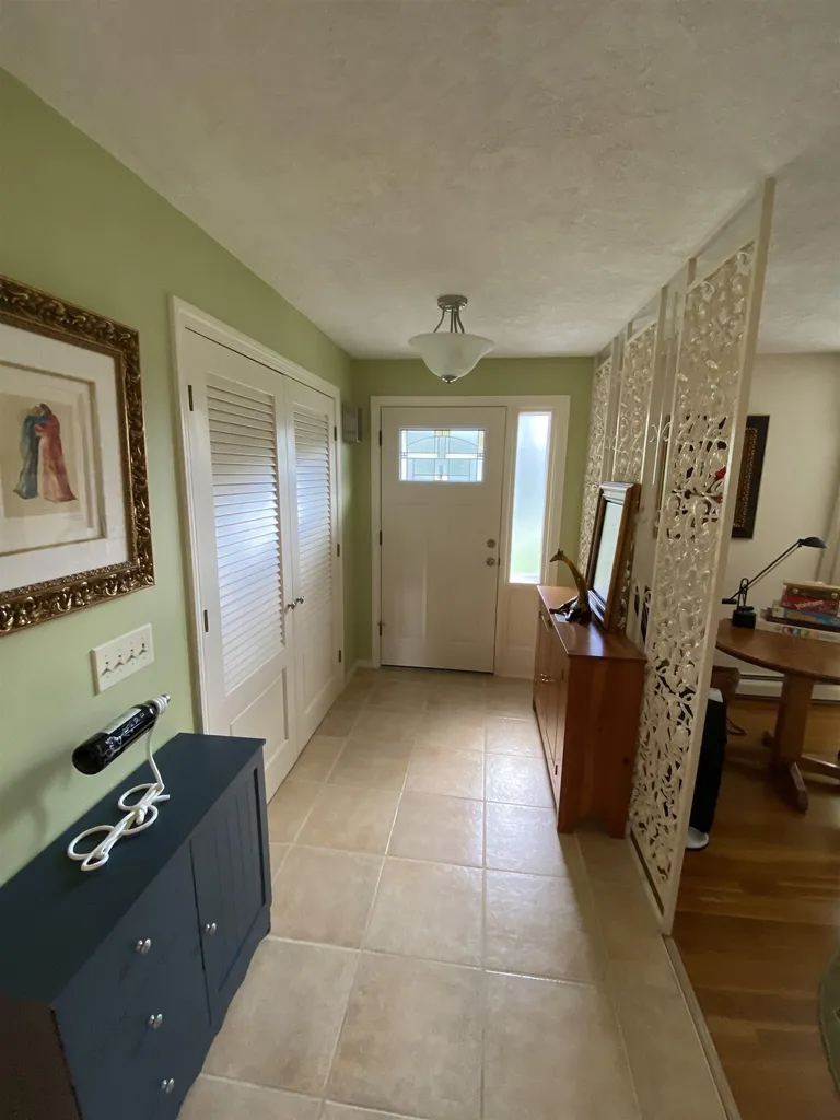 210 Crestview Road Manchester NH 03104