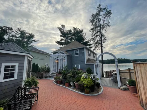 28 South Shore Road Salem NH 03079