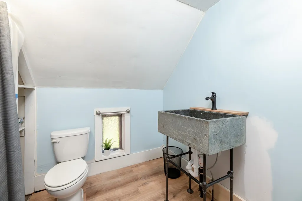 185 Pleasant Street Laconia NH 03246