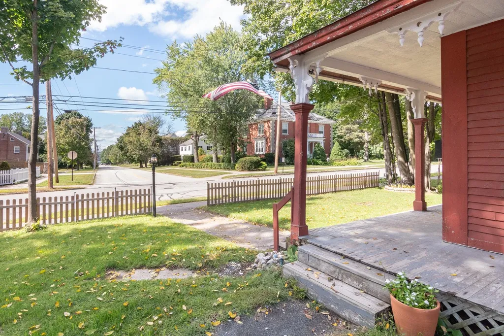 185 Pleasant Street Laconia NH 03246