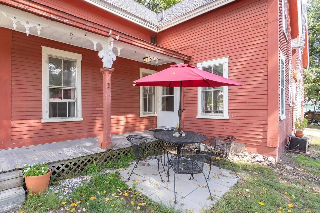185 Pleasant Street Laconia NH 03246