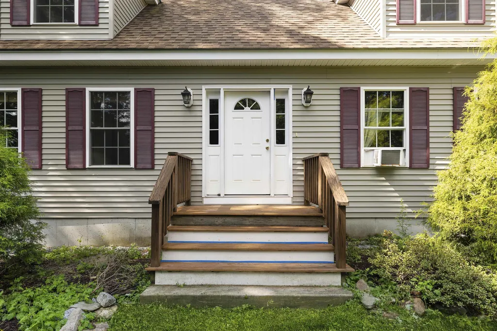 518 Reservoir Road Deering NH 03244