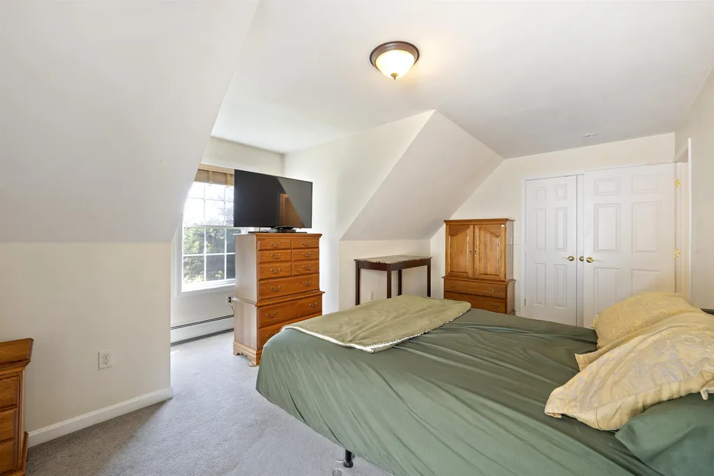 518 Reservoir Road Deering NH 03244