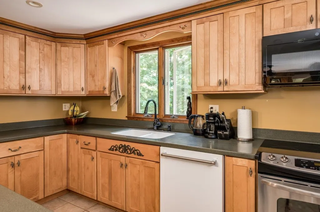 206 Lowell Street Rochester NH 03867