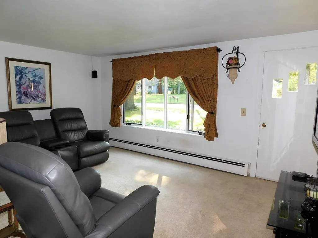 66 Bellamy Road Dover NH 03820