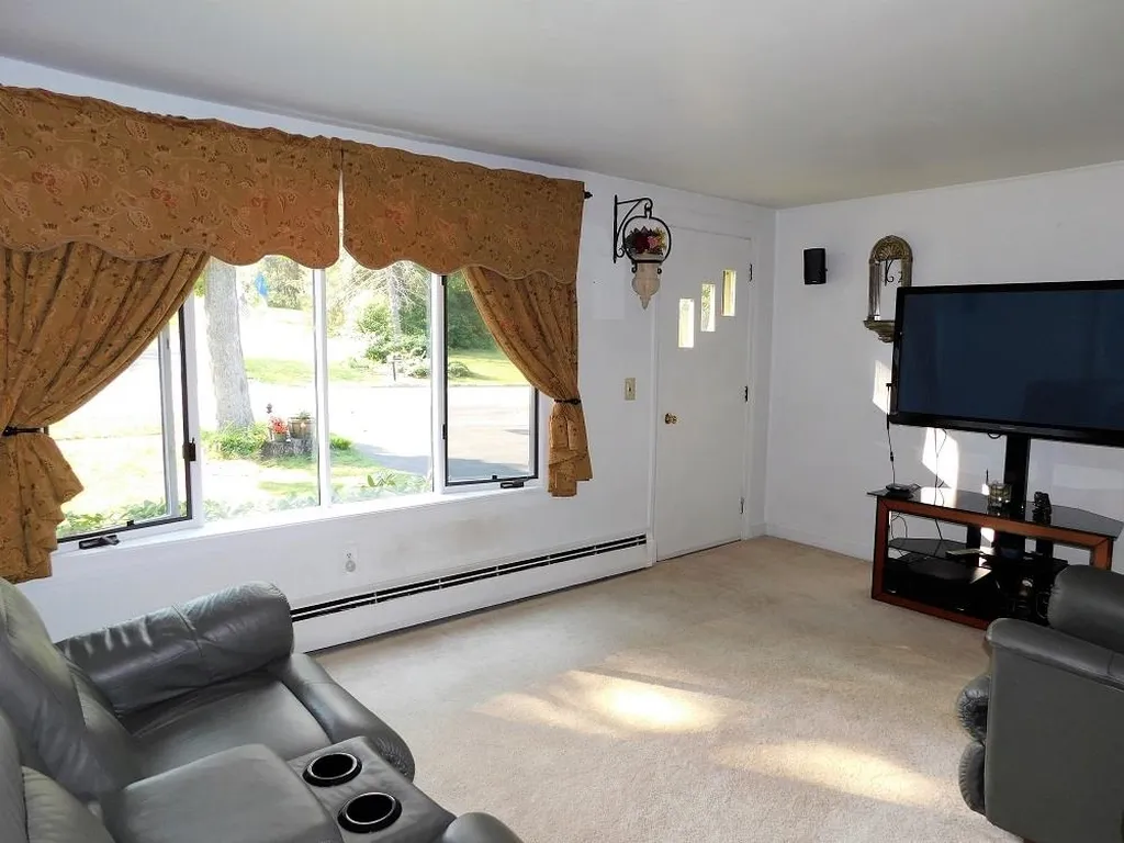 66 Bellamy Road Dover NH 03820