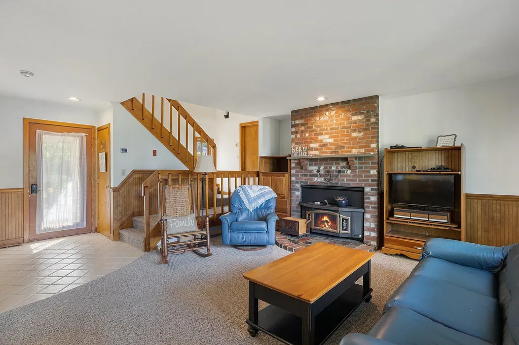 2696 Lake Shore Road Gilford NH 03249