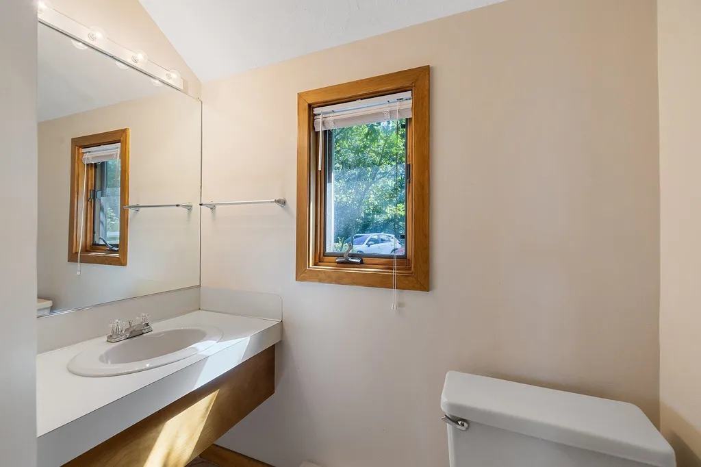 2696 Lake Shore Road Gilford NH 03249