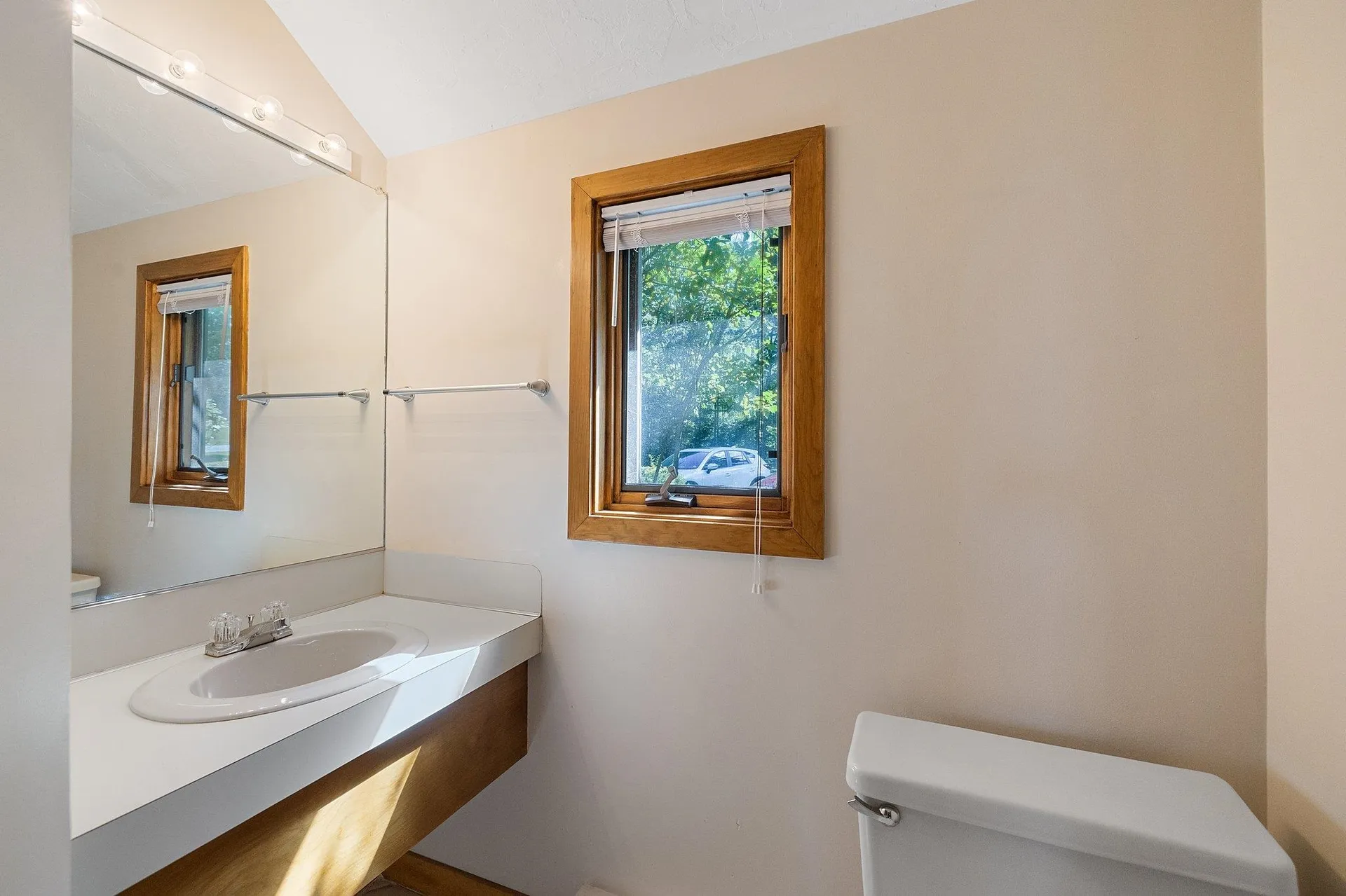 2696 Lake Shore Road Gilford NH 03249