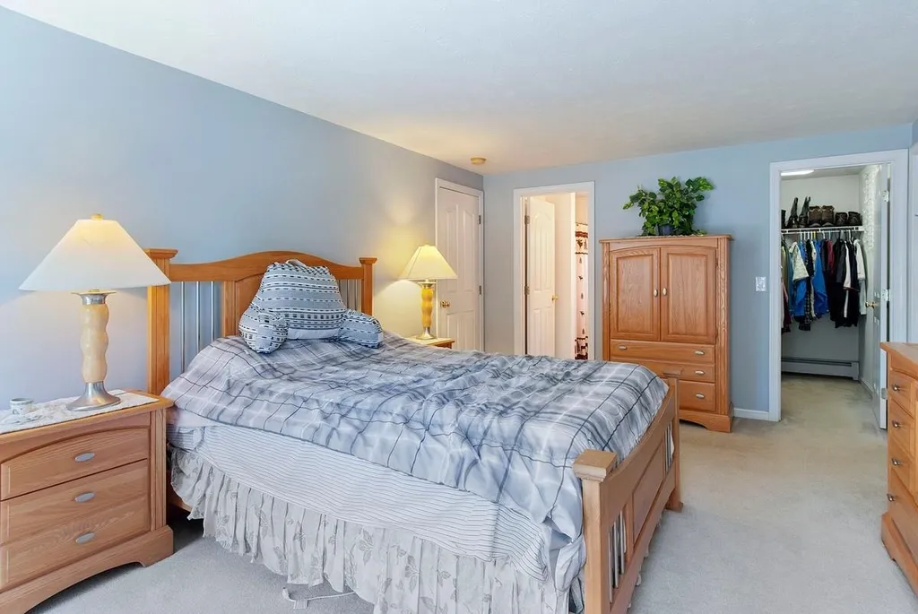 9 Spruce Court Hooksett NH 03106