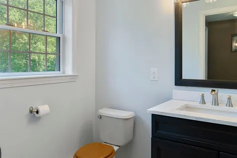 9 Spruce Court Hooksett NH 03106