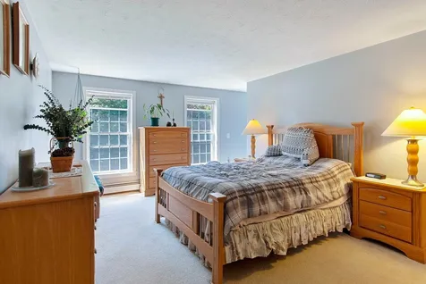 9 Spruce Court Hooksett NH 03106