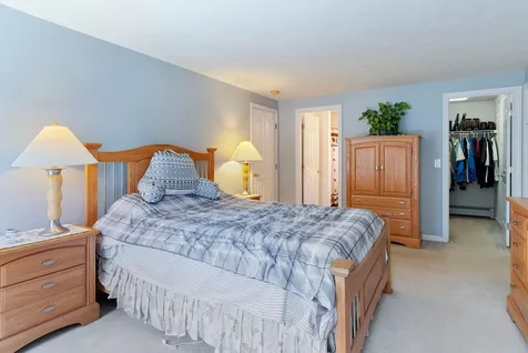 9 Spruce Court Hooksett NH 03106