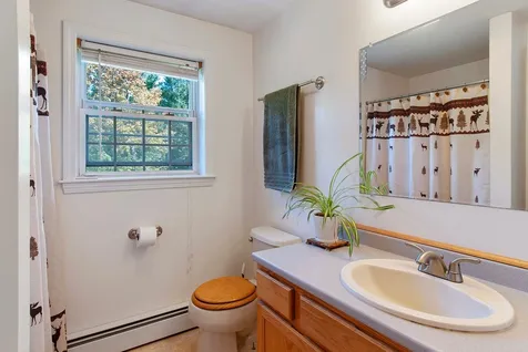 9 Spruce Court Hooksett NH 03106