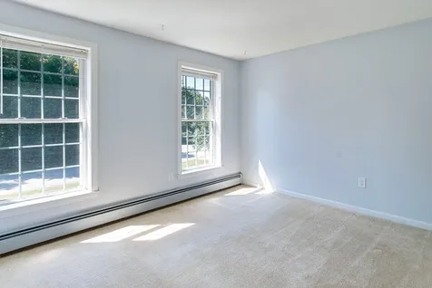 9 Spruce Court Hooksett NH 03106