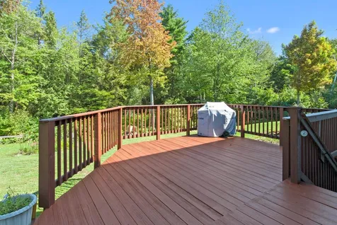 9 Spruce Court Hooksett NH 03106