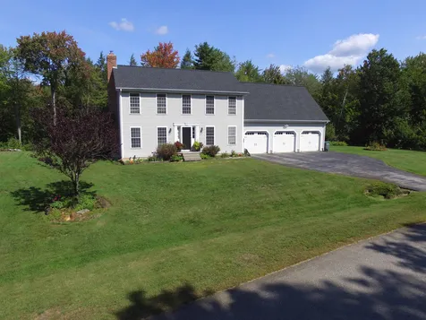 9 Spruce Court Hooksett NH 03106