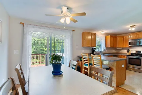 9 Spruce Court Hooksett NH 03106