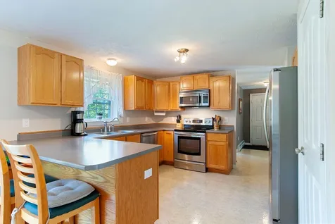 9 Spruce Court Hooksett NH 03106