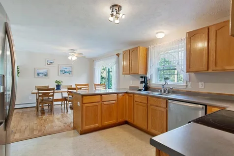 9 Spruce Court Hooksett NH 03106