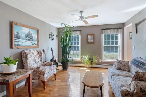 9 Spruce Court Hooksett NH 03106
