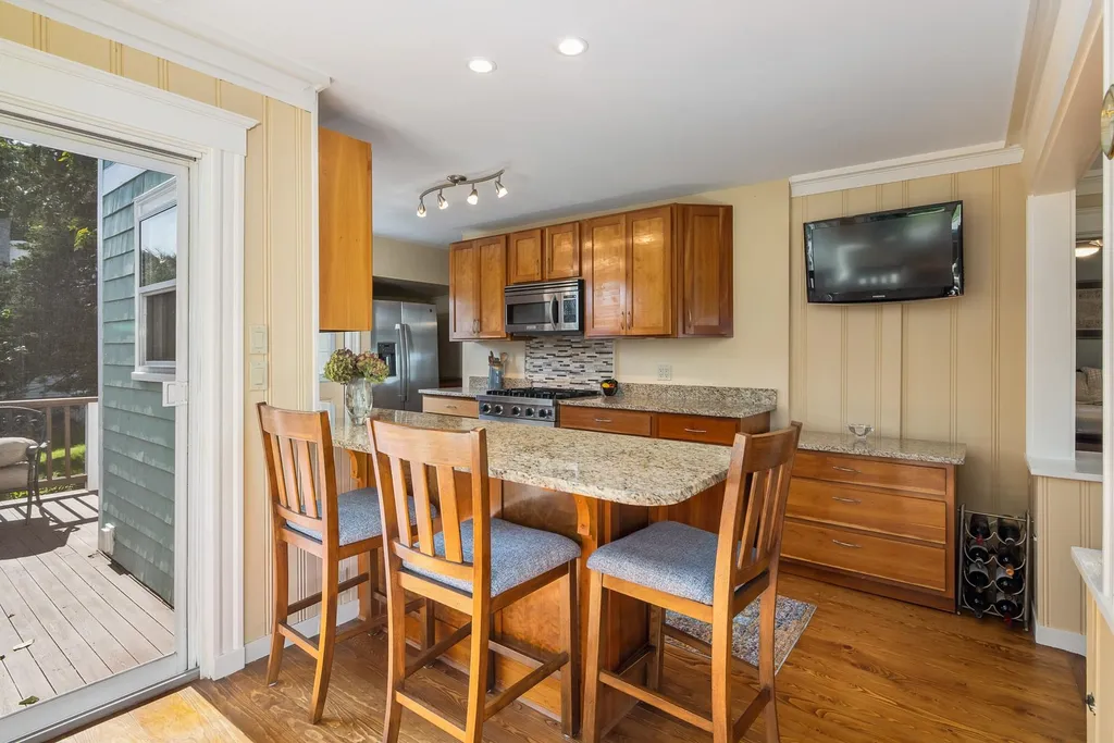 4 Robin Road Rye NH 03870